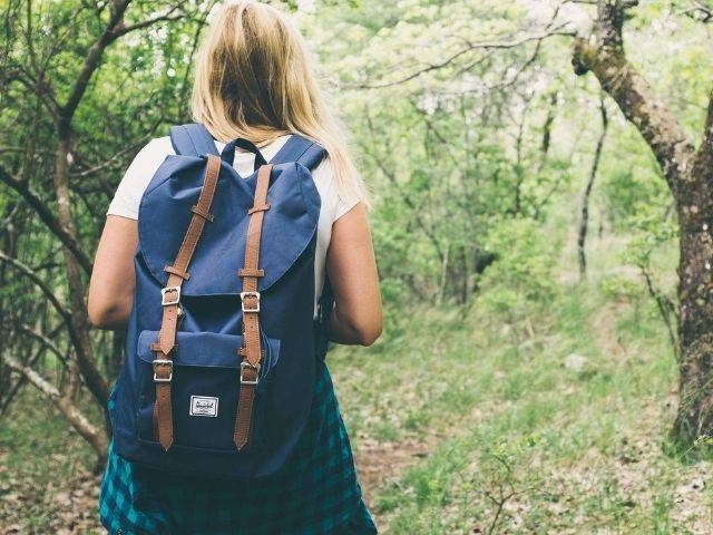 VESCICHE, SCOTTATURE, CALO DI ZUCCHERI: COME PREVENIRE GLI “INCIDENTI DA TREKKING”